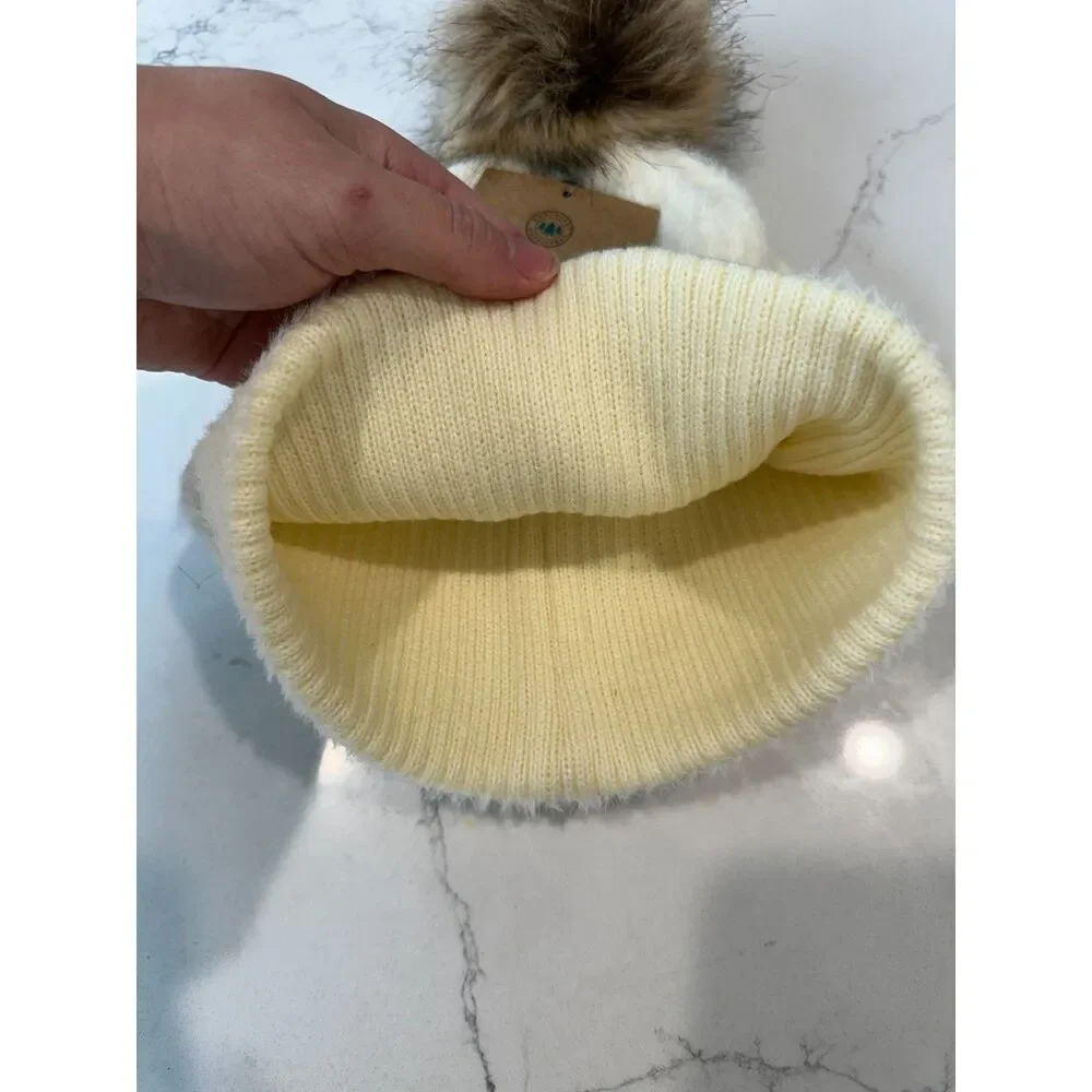 NWT Northeast Outfitters Neo Cozy Cabin Brushed Rib Fur Pom Beanie Cream